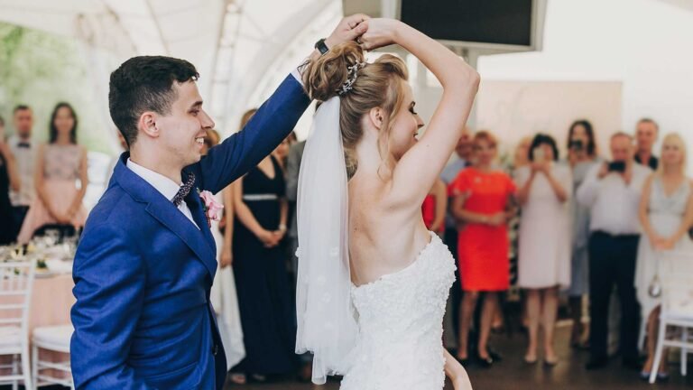 Wedding DJ: How to choose the professional who will make all your guests dance